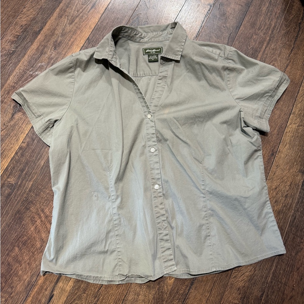 Eddie Bauer 100% cotton olive green button up women’s xl